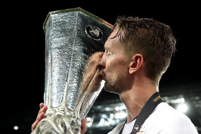 布伦森47+10恩比德末节5中0 尼克斯克76人3-1