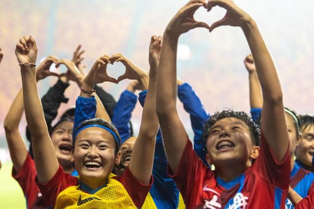 C罗非点球进球数744个 力压梅西高居世界第一